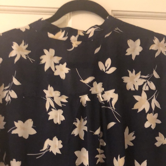 Breezy Flower Print Top - Picture 3 of 4